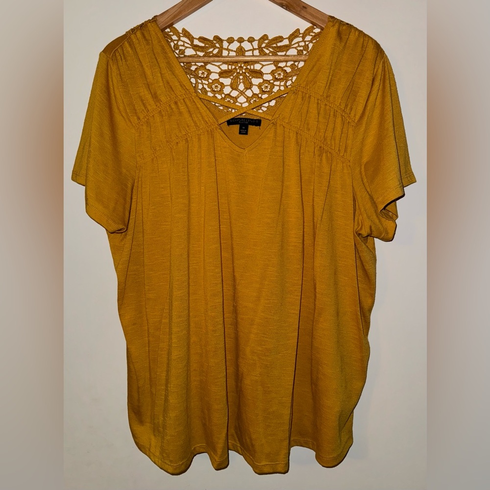 Signature Studio Yellow Top